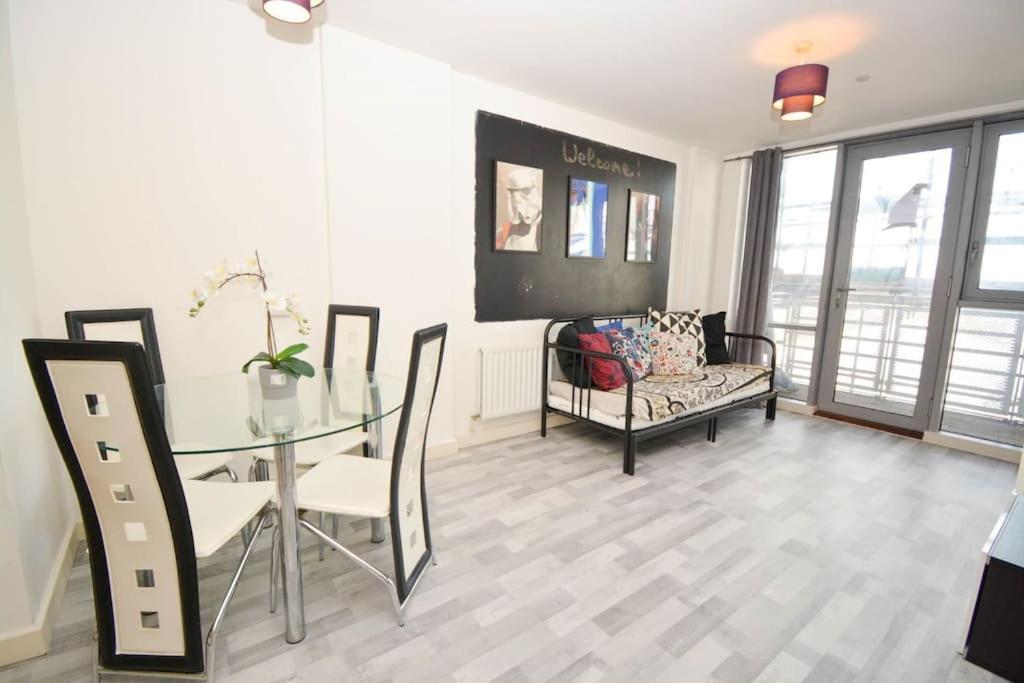 Appartamento Giogio - Comfortable Stratford Flat With Stunning Views *